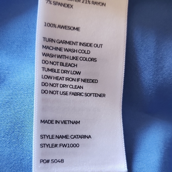 Figs Classic Blue V-Neck Men's Shirt - Picture 4 of 4